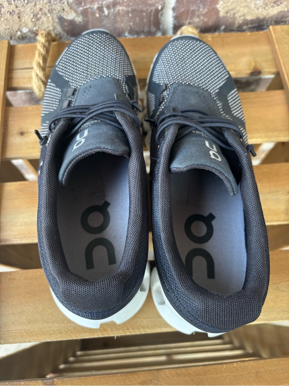 On Cloud 5 Combo Black/Alloy Women’s Size 7 - Picture 8 of 11